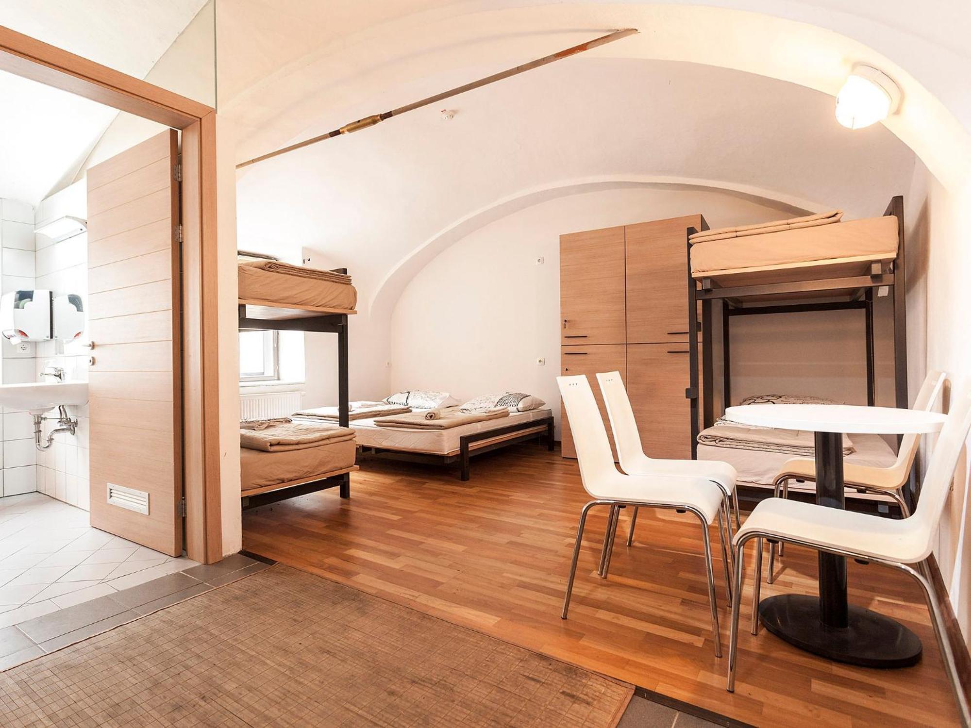 Hostel Situla Novo Mesto Kültér fotó